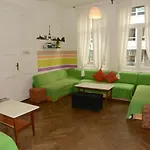 Party At Udvarom אכסניה בודפשט