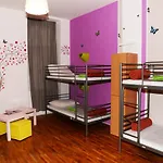 אכסניה Party At Udvarom