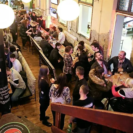 Hostel Party At Udvarom Budapeşte