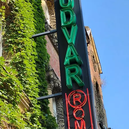 Party At Udvarom Vandrarhem Budapest