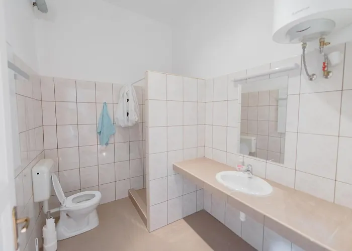 Hostel Party At Udvarom