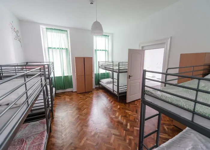 Хостел Party At Udvarom *