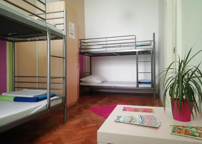 Хостел Party At Udvarom