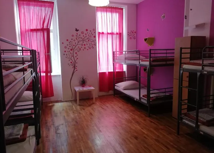 Party At Udvarom * Budapesta