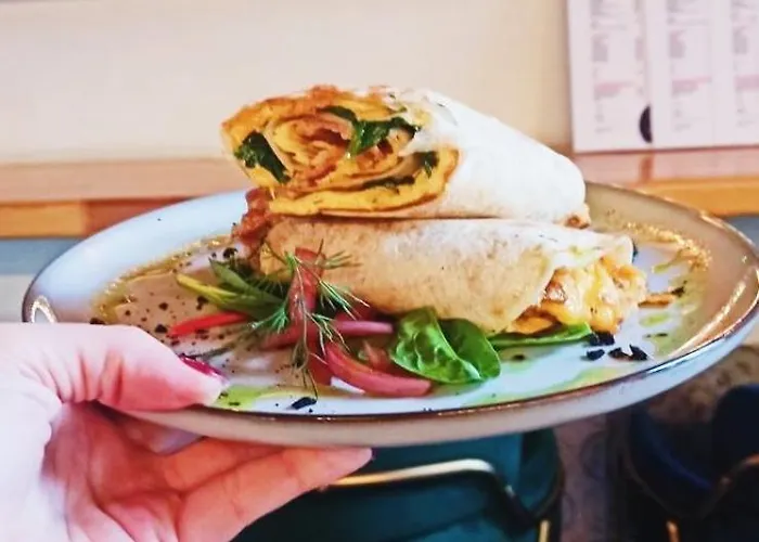 Party At Udvarom Хостел