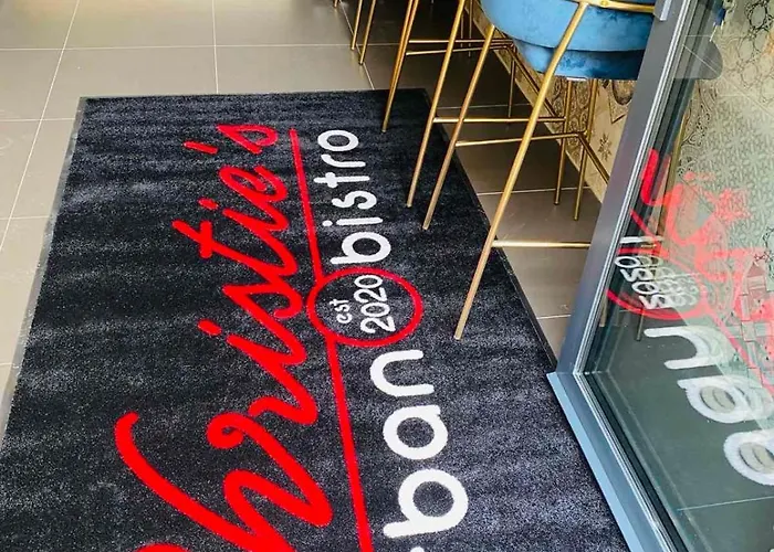 Хостел Party At Udvarom *