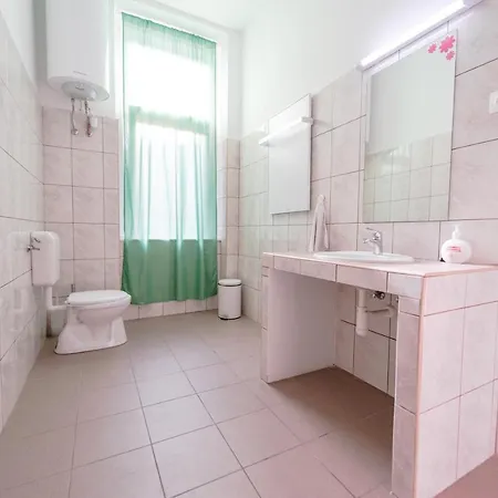 Hostel Party At Udvarom